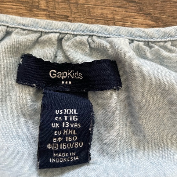 Cute Top - Picture 2 of 2